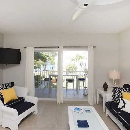 Villas Of The Galleon Seven Mile Beach Esterno foto