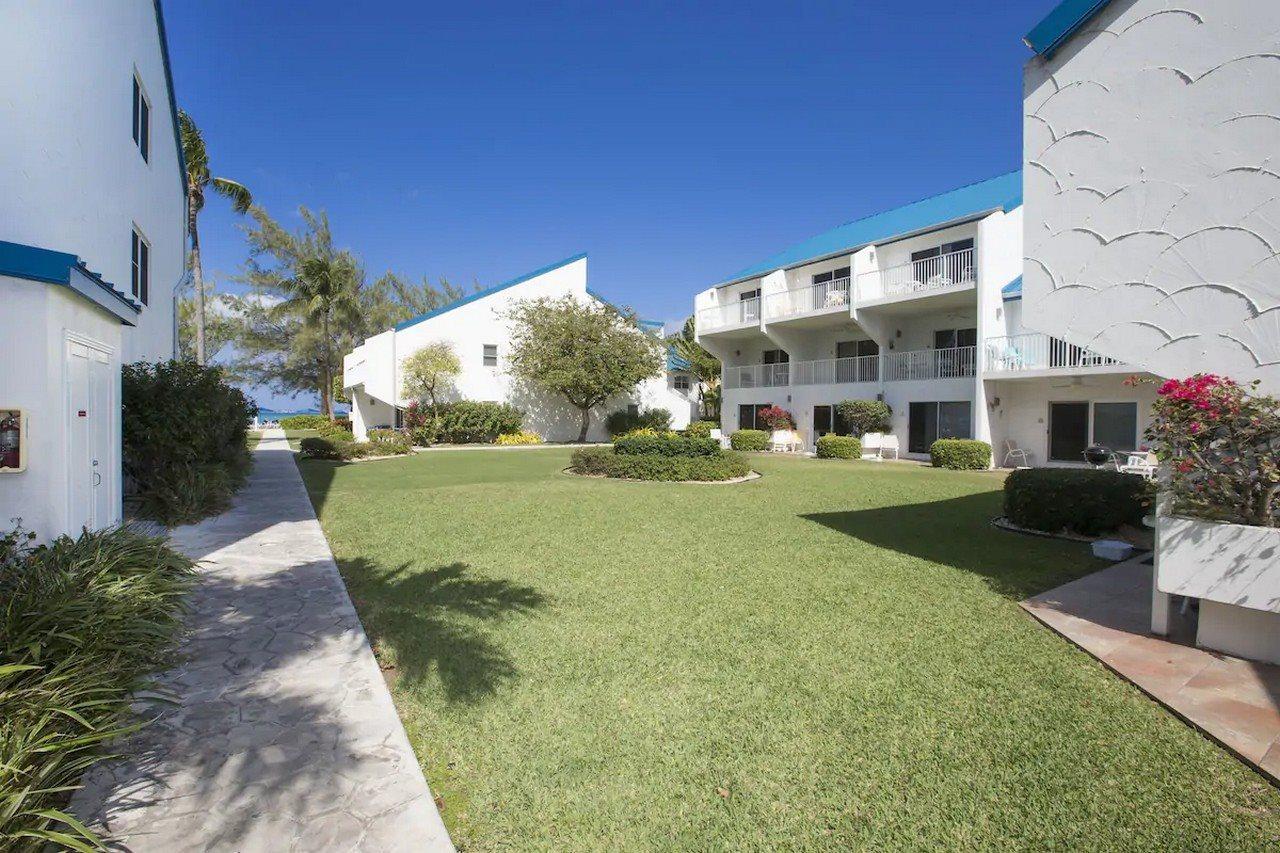 Villas Of The Galleon Seven Mile Beach Esterno foto