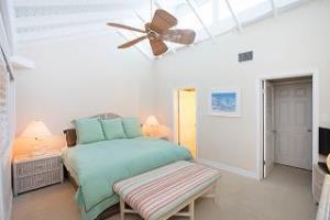 Villas Of The Galleon Seven Mile Beach Esterno foto