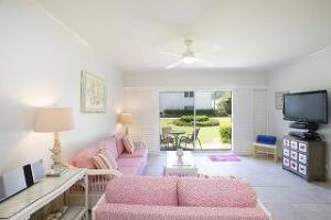 Villas Of The Galleon Seven Mile Beach Esterno foto